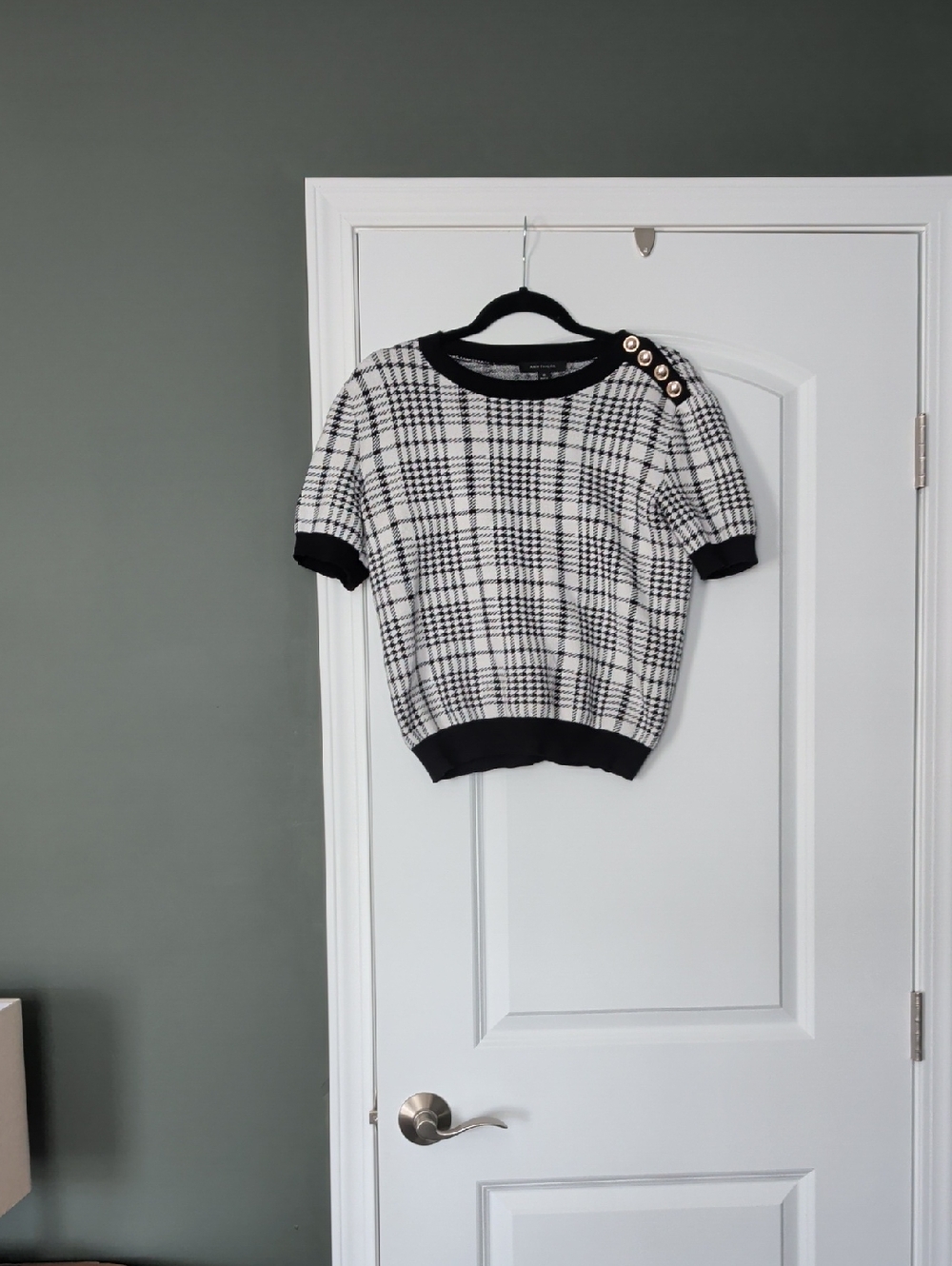 Black and White Checked Short Sleeve Sweater with Shoulder Buttons